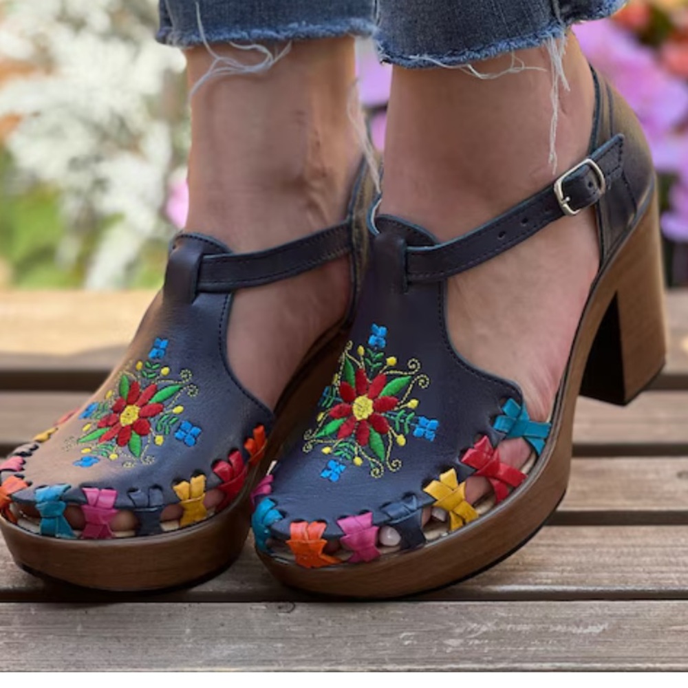 Women's Embroidered Mexican Leather Heel Sandals - Blue Size 6 🌺 - Picture 2 of 9